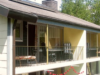 Überdachter Süd-Balkon